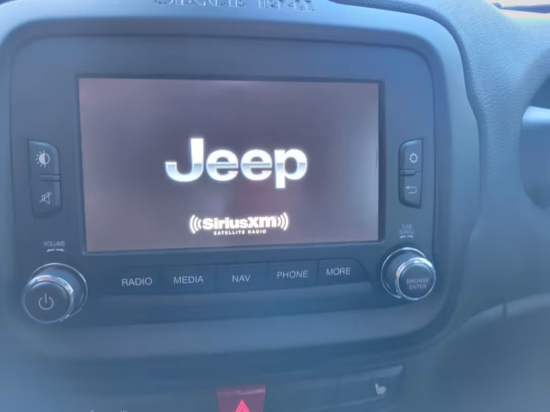 2015 Jeep Renegade - ZACCJBDT7FPB43315 - Image #9
