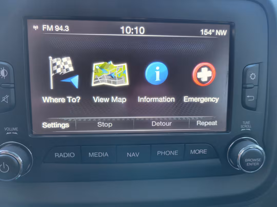 2015 Jeep Renegade - ZACCJBDT7FPB43315 - Image #10
